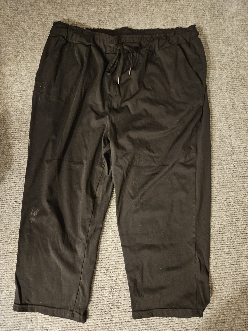 Women's Black Drawstring Cropped Athletic Pants XL
